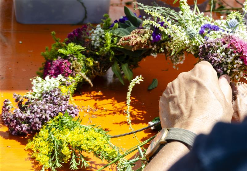 ALB-GOLD Kränze binden